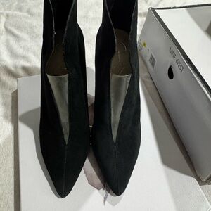 Jessica Simpson Black Pointed Toe Ankle Booties